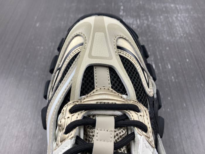 Ba*len*cia*ga -runner