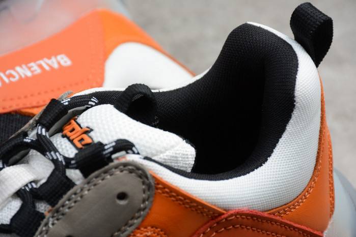 BLCG TRIPLE TRAINER ‘BLACK ORANGE’ 541624 W09E1 1766