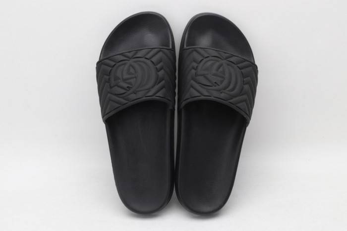 GUCC SLIPPERS ALL BLACK