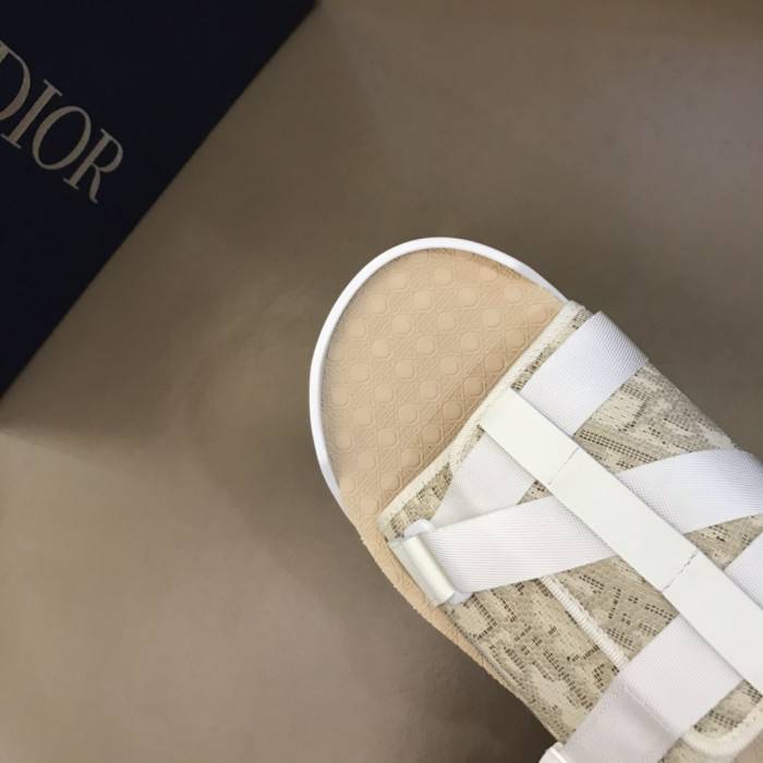 D10R SANDALS