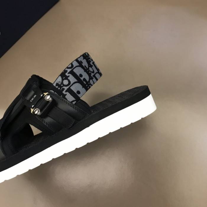 D10R SANDALS