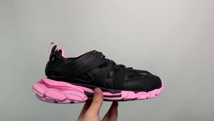 BLCG Track Trainer pink and black 542436 W3AC1 1050