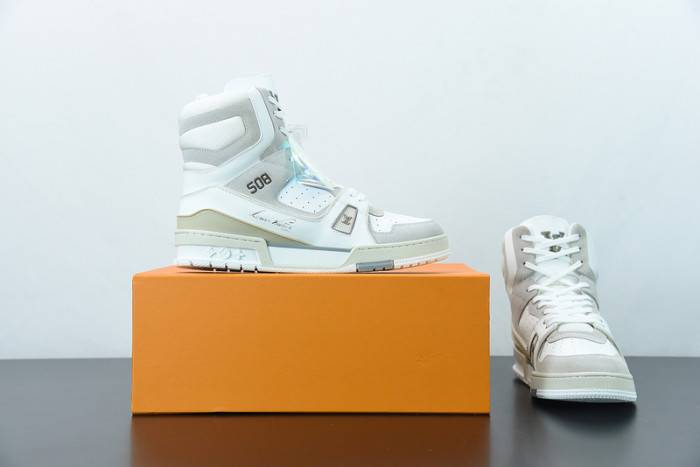 LOUI VUITTO SNEAKER