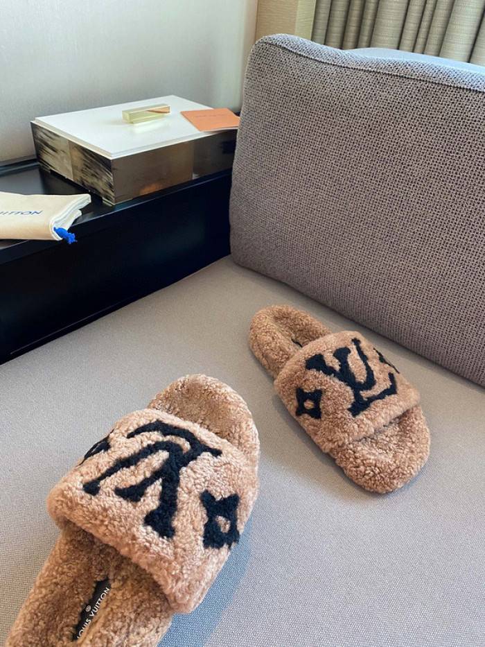 Loui Vuitto SLIPPERS
