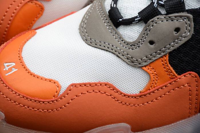 BLCG TRIPLE TRAINER ‘BLACK ORANGE’ 541624 W09E1 1766