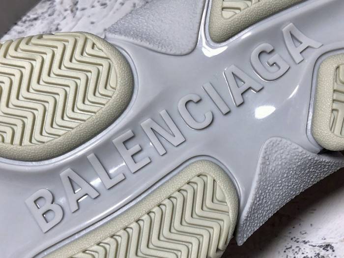 BLCG TRIPLE S TRAINER Grey Red 536737 W09OH 6151