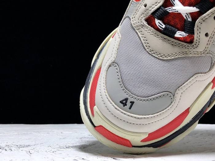 BLCG TRIPLE S TRAINER Grey Red 536737 W09OH 6151