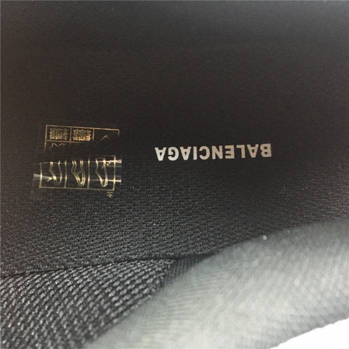 BLCG TRIPLE TRAINER ‘GRAY SILVER‘ 541624 W09E1 7320