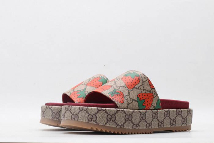 GUCC SLIPPERS