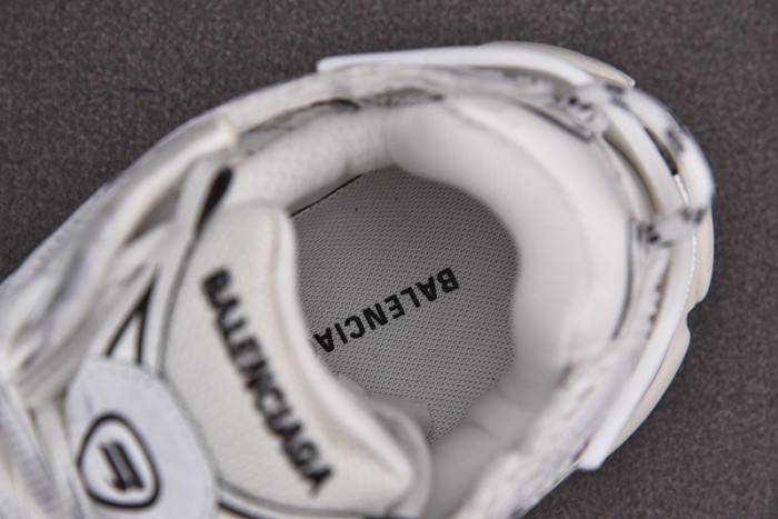 Ba*len*cia*ga -runner