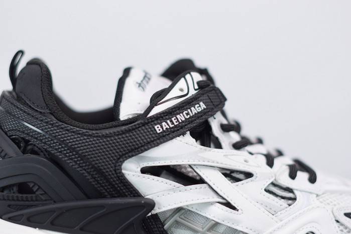 BLCG Track.2 black and white 570391 W2GN3 1090