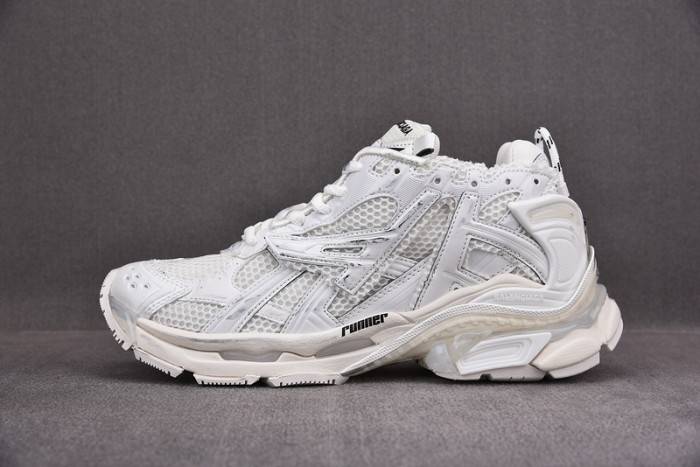 Ba*len*cia*ga -runner