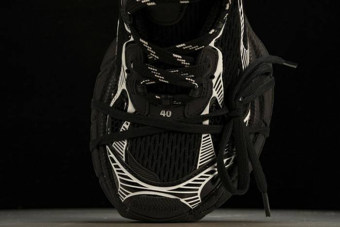 Ba*len*cia*ga 3xl blackw3xl1-1090