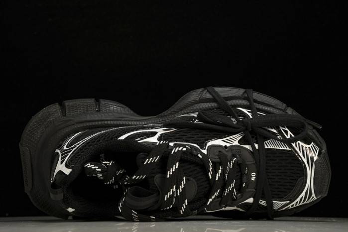 Ba*len*cia*ga 3xl blackw3xl1-1090