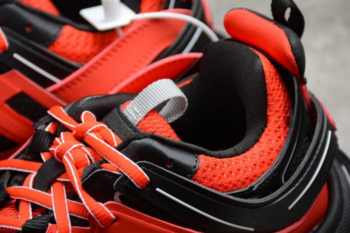 BLCG Track Trainer Red And Black 542023 W1GB8 5201
