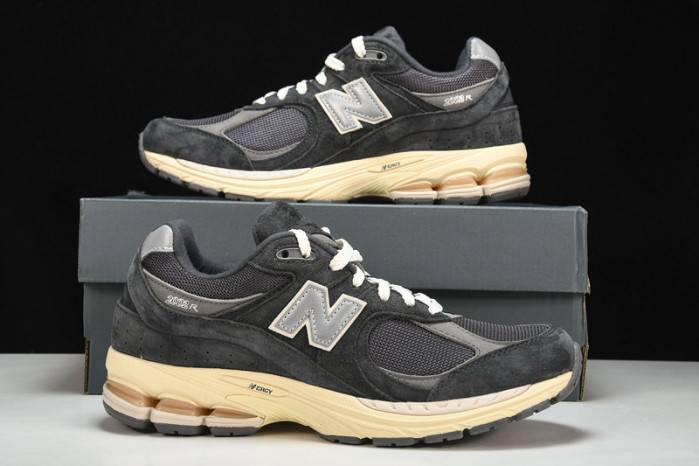 NEW BALANCE Q26 New Balance M2002RHO