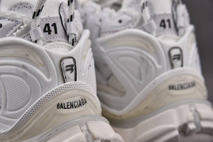 Ba*len*cia*ga -runner