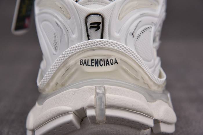 Ba*len*cia*ga -runner