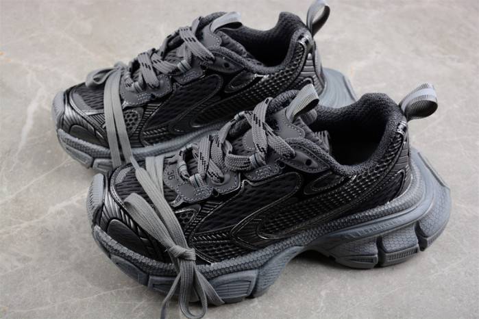 Ba*len*cia*ga phantom sneaker w2xl10108