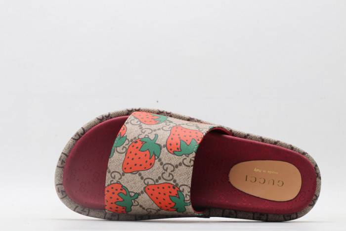 GUCC SLIPPERS