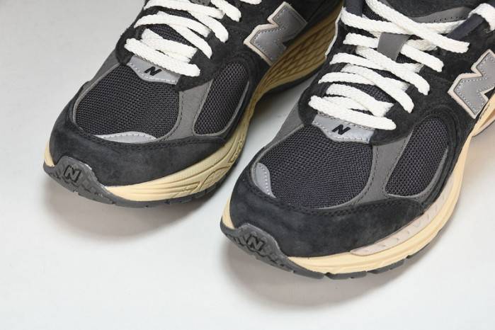 NEW BALANCE Q26 New Balance M2002RHO