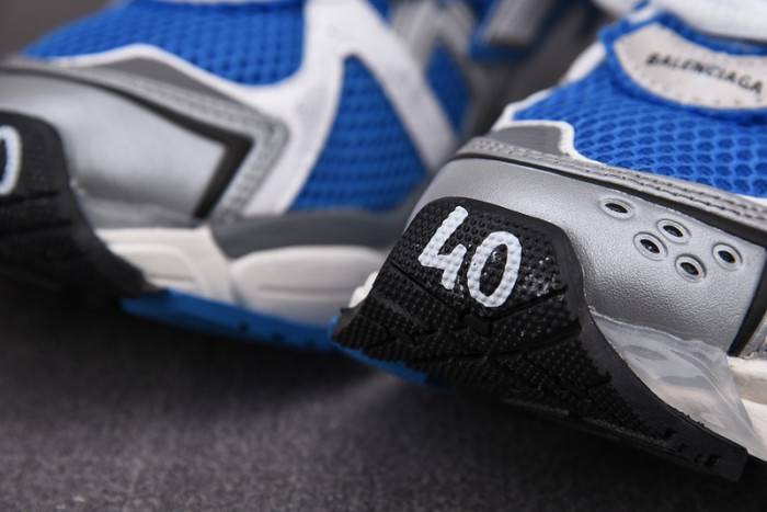 Ba*len*cia*ga -runner