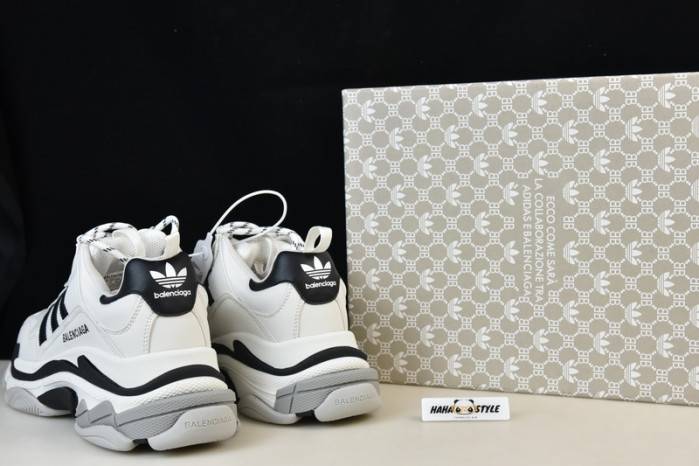 BLCG Sneaker Triple.s.524039 W2FW1 4701