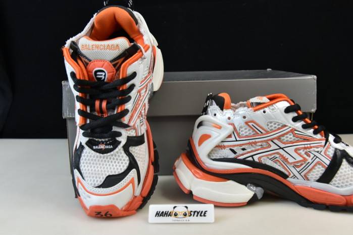 Ba*len*cia*ga -runner