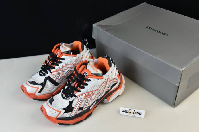 Ba*len*cia*ga -runner