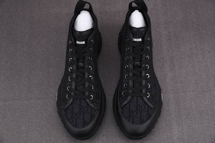 D10R B28 Oblique High Top Sneaker