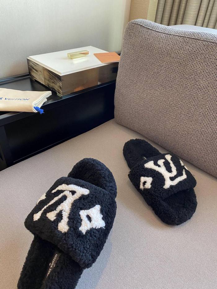 Loui Vuitto SLIPPERS