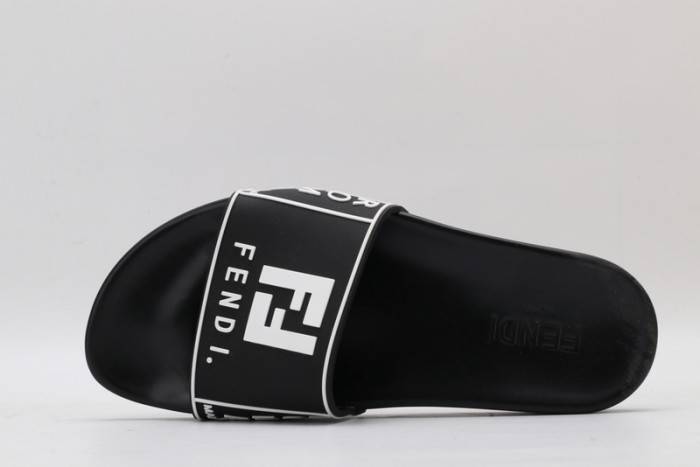 FEND1 SLIPPERS