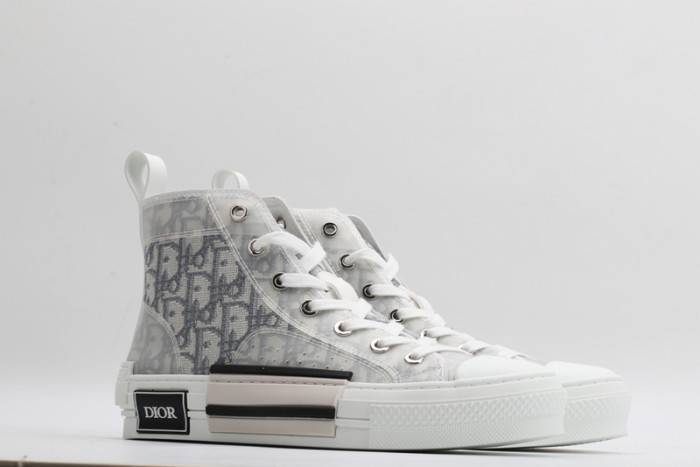 D10R B23 Oblique High Top Sneaker