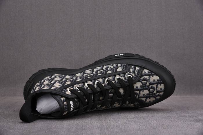 D10R B28 Oblique High Top Sneaker