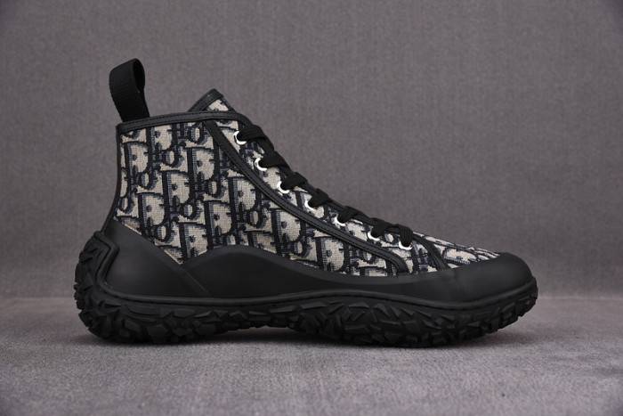 D10R B28 Oblique High Top Sneaker