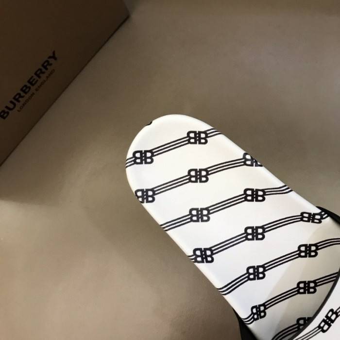 BUR_BERRY SLIPPERS