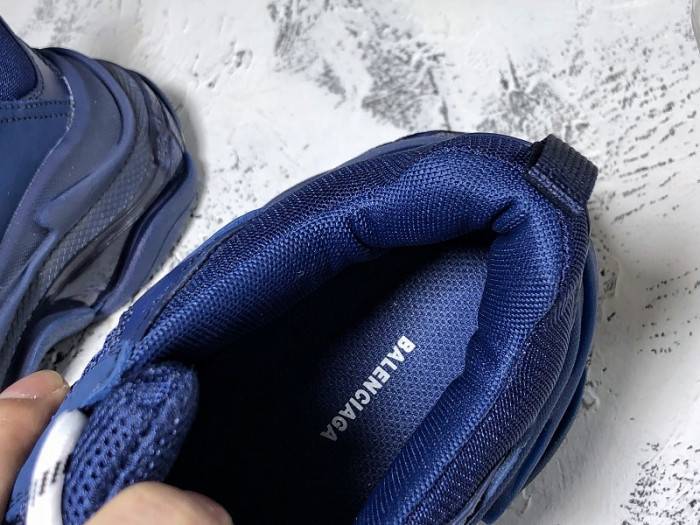 BLCG TRIPLE TRAINER NAVY 544351 W09O1 4107