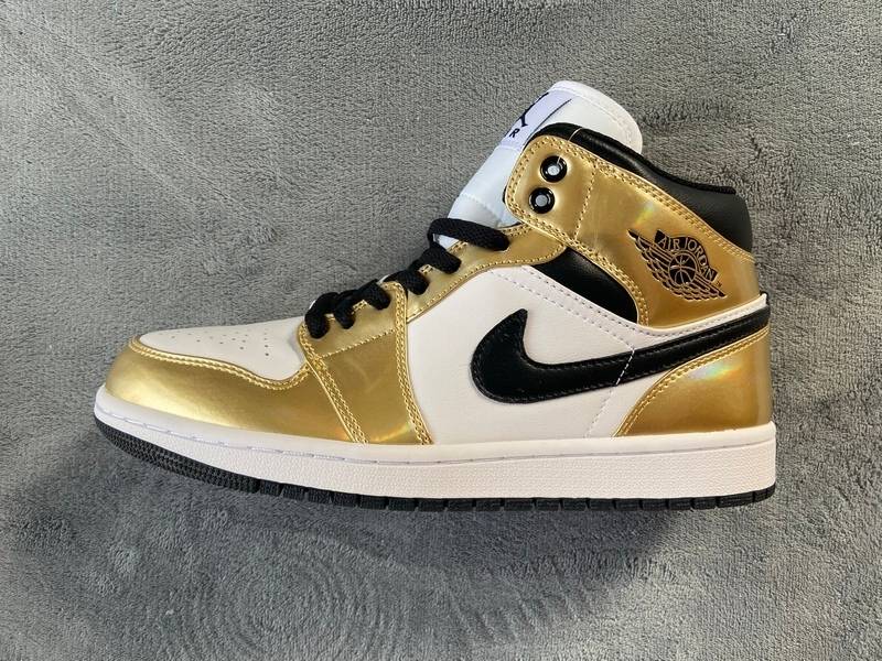 Air Jordan 1 Mid SE Metallic Gold