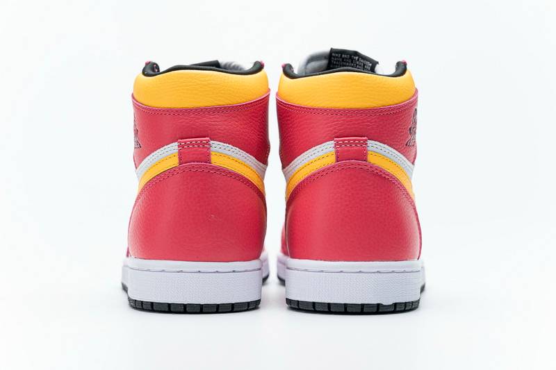 Air Jordan 1 Retro High OG Light Fusion Red​