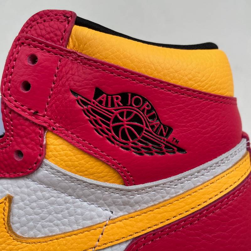 Air Jordan 1 Retro High OG Light Fusion Red​