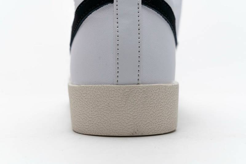 Nike Blazer Mid ’77 Black White
