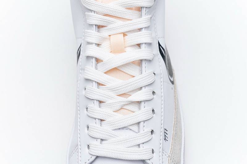 Nike Blazer Mid ’77 Black White