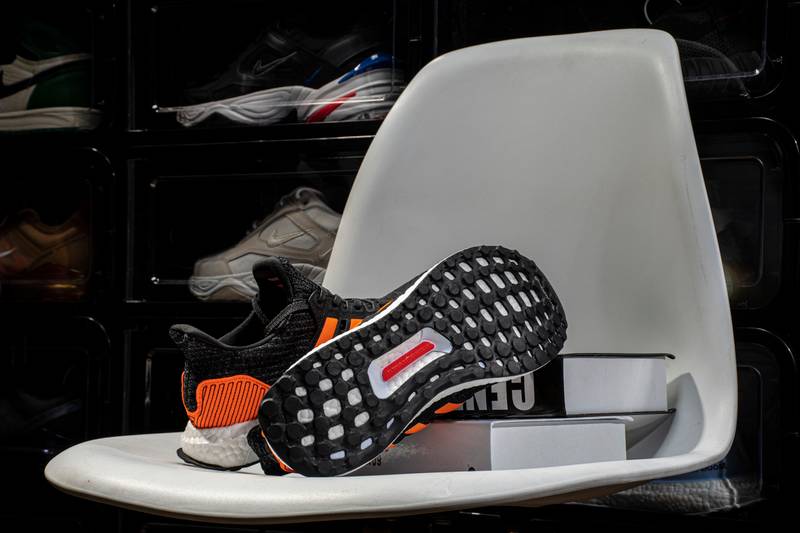 Ultra Boost 4.0 “Core Black/Solar Orange”