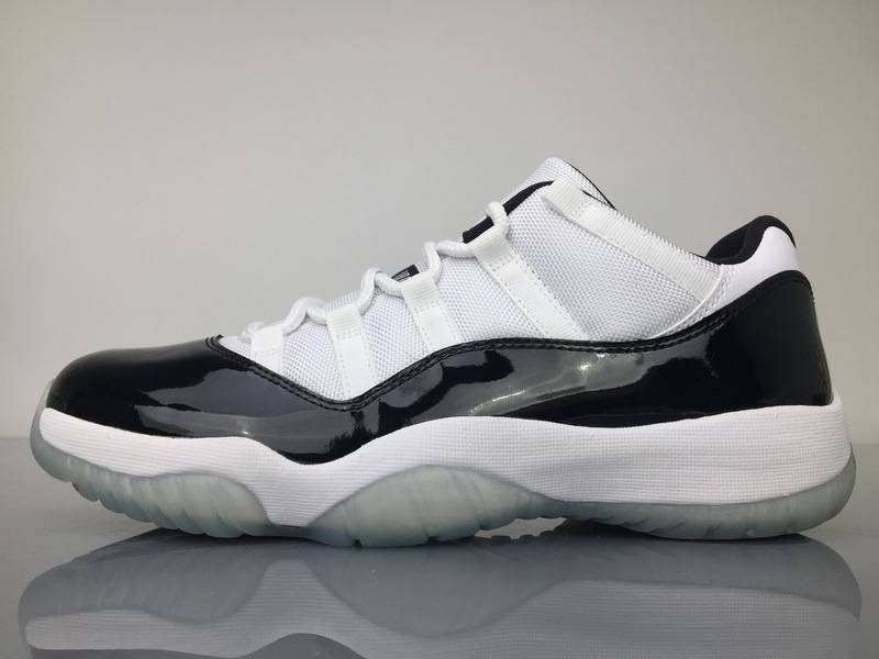 Air Jordan 11 Low Concord