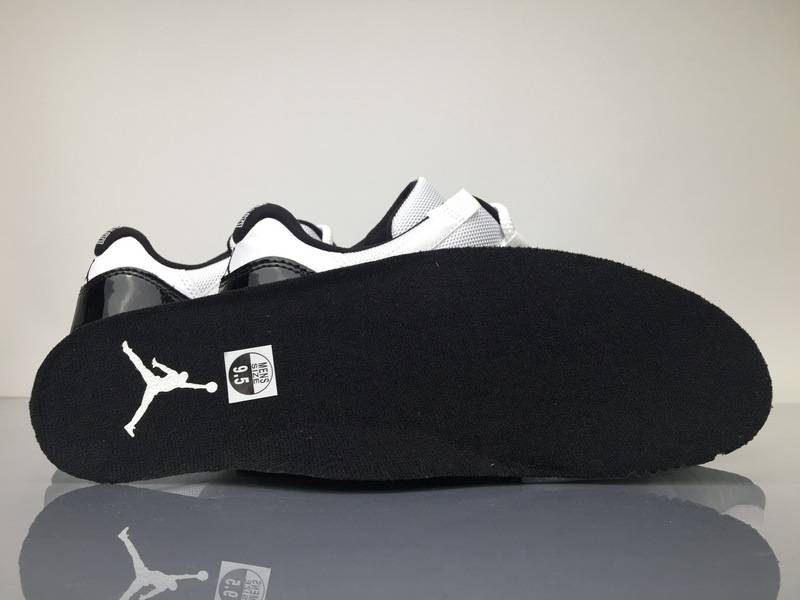 Air Jordan 11 Low Concord