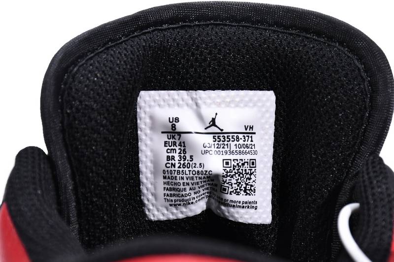 Air Jordan 1 Low Bred Toe