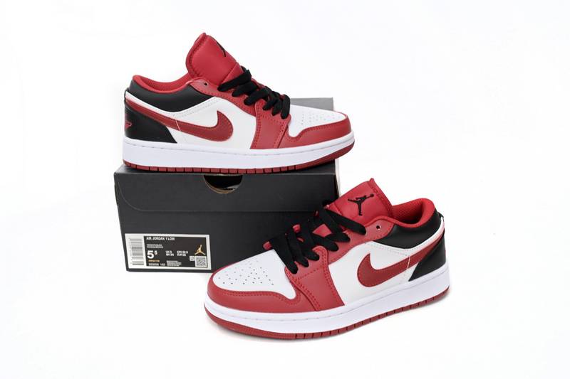 Air Jordan 1 Low Bulls