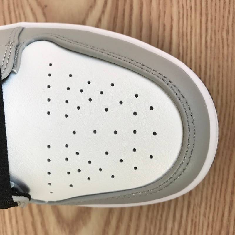 Air Jordan 1 Low Light Smoke Grey​