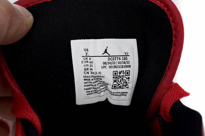 Air Jordan 1 Low Reverse Black Toe