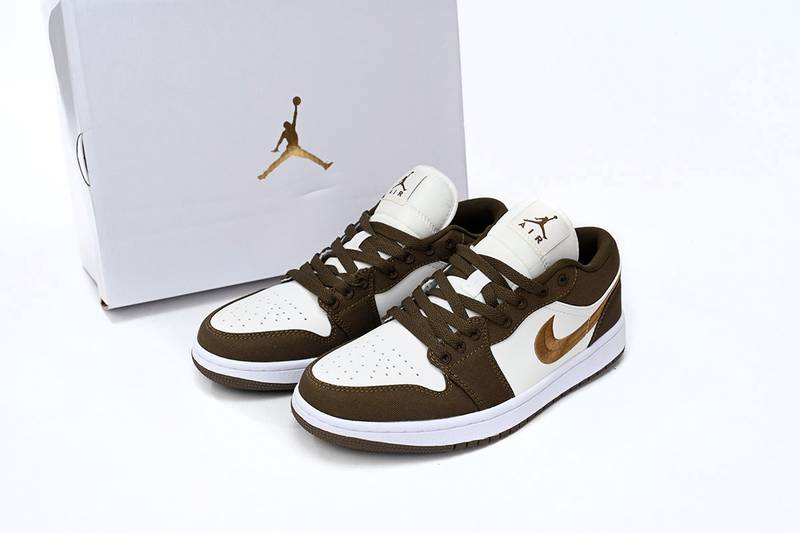 Air Jordan 1 Low SE Light Olive